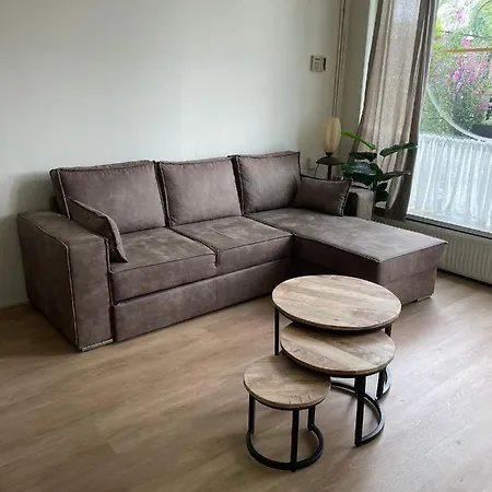 Charmant Appartement Met Terras En Parkeerplaats