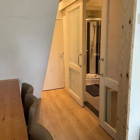 Charmant Appartement Met Terras En Parkeerplaats דירה אפלדורן