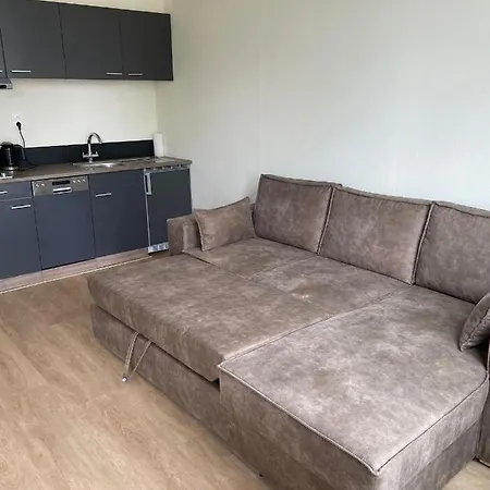 Charmant Appartement Met Terras En Parkeerplaats