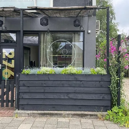 Charmant Appartement Met Terras En Parkeerplaats אפלדורן