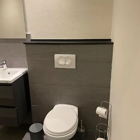 Charmant Appartement Met Terras En Parkeerplaats