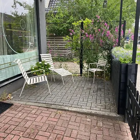 Charmant Appartement Met Terras En Parkeerplaats