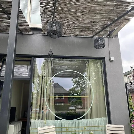 Charmant Appartement Met Terras En Parkeerplaats