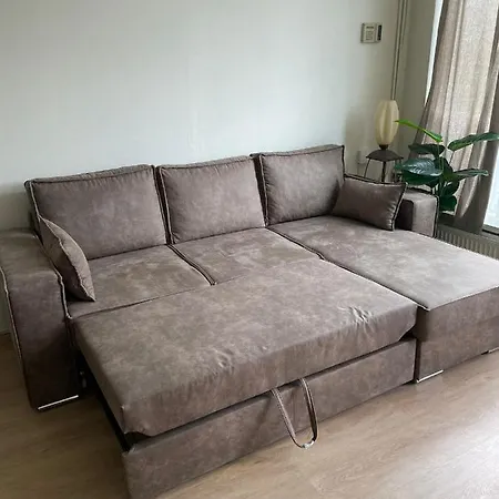 Charmant Appartement Met Terras En Parkeerplaats דירה *